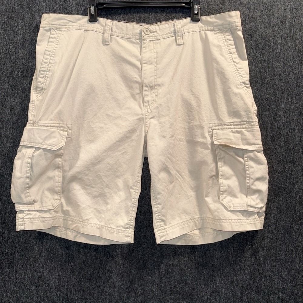 St John's Bay Men's Sz 42 Cargo Shorts Khaki Tan Utility Pockets Casual Hiking‎